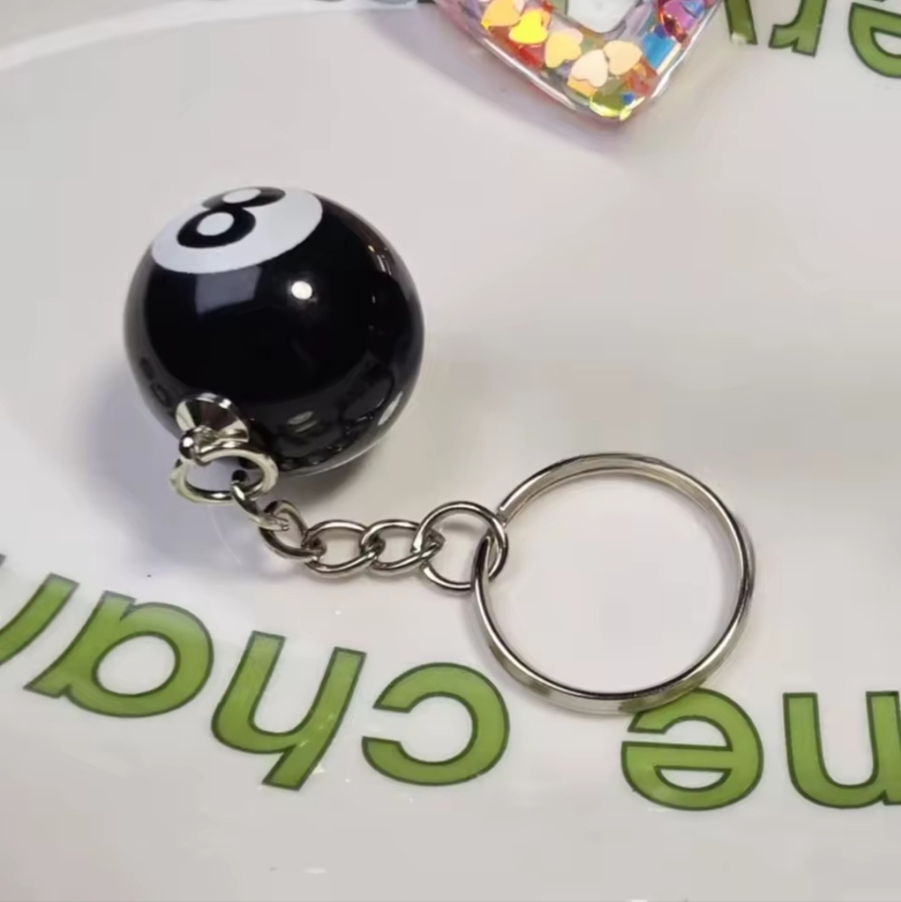 Black 8 Ball Keychain - Picture 1 of 3